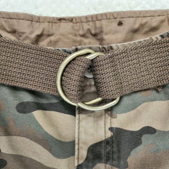 Green Camo Cargo Shorts with a Belt For Men - Picture 4 of 7